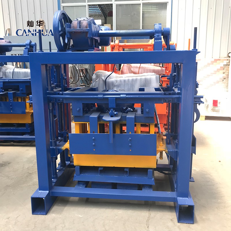 QT40-2 small scale simple semi automatic concrete hollow blocks making machinery for sale
